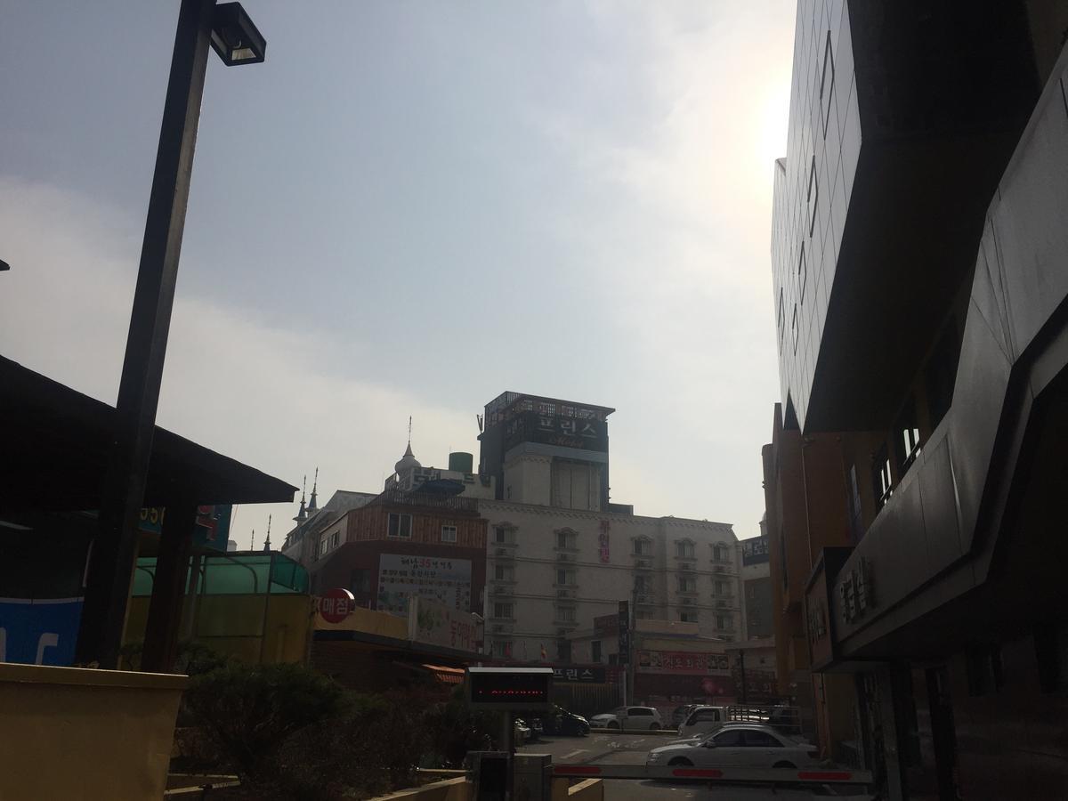Prince Hotel Gwangju Metropolitan City Екстер'єр фото