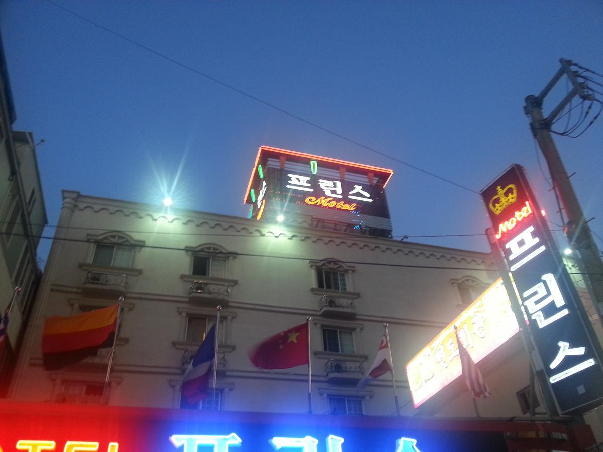 Prince Hotel Gwangju Metropolitan City Екстер'єр фото