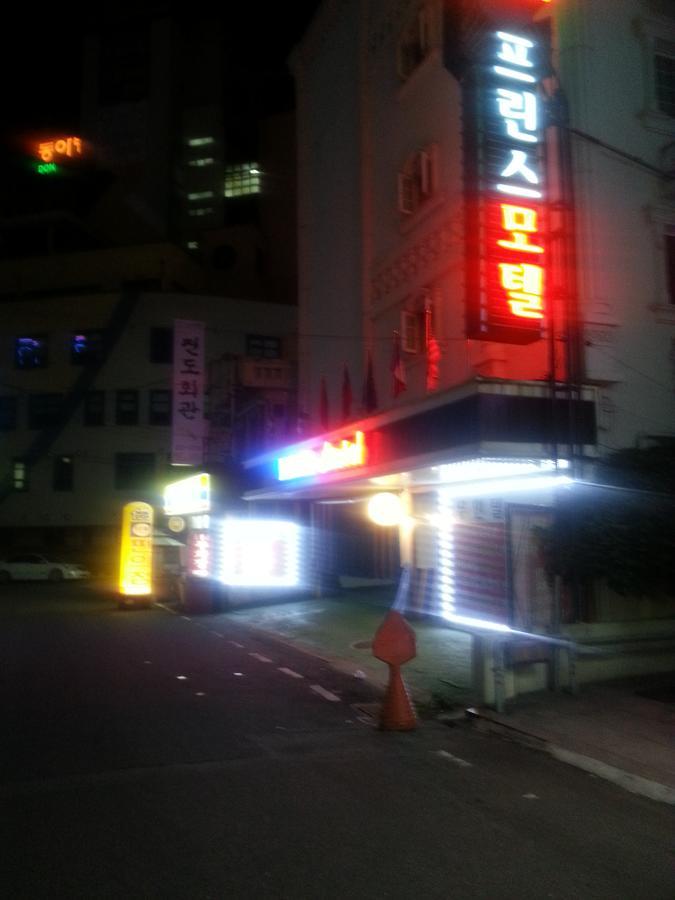 Prince Hotel Gwangju Metropolitan City Екстер'єр фото